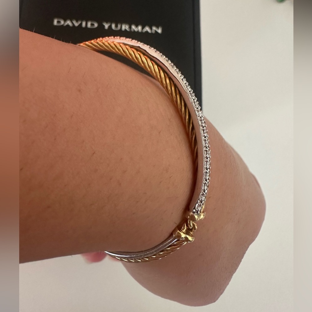 David Yurman - Link Crossover Link Bracelet
18K Yellow Gold with Diamonds, 3mm - Picture 10 of 11